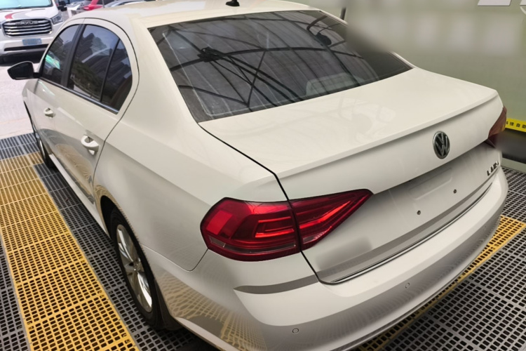 Volkswagen Lavida 2017 car image #5