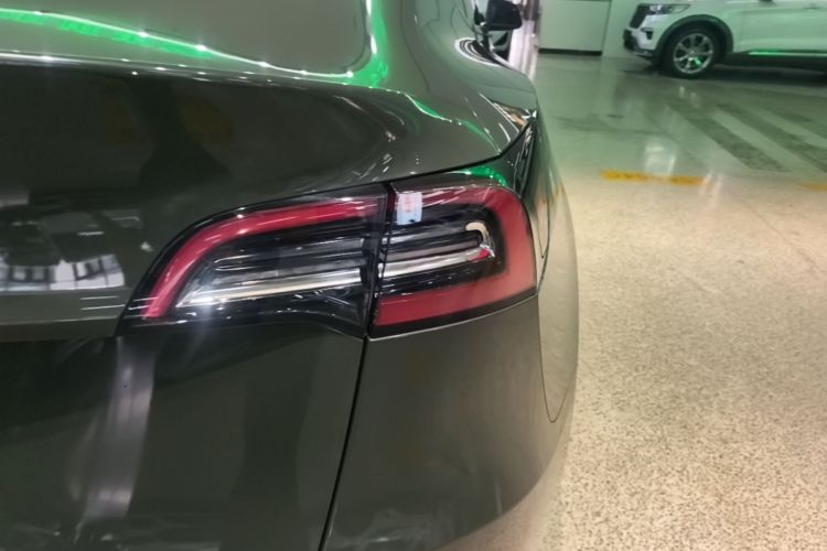 Tesla Model Y 2021 #8 Tesla Model Y 2021 car image #8