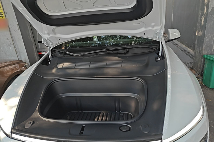Tesla Model Y 2026 #20 Tesla Model Y 2026 car image #20