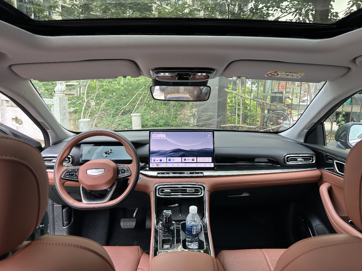 GEELY Emgrand 2025 #4 GEELY Emgrand 2025 car image #4