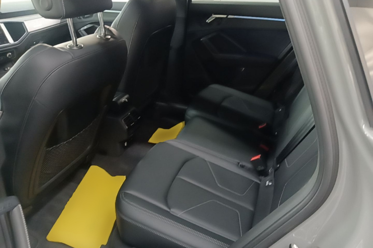 Audi Q3 2024 immagine di auto #17
