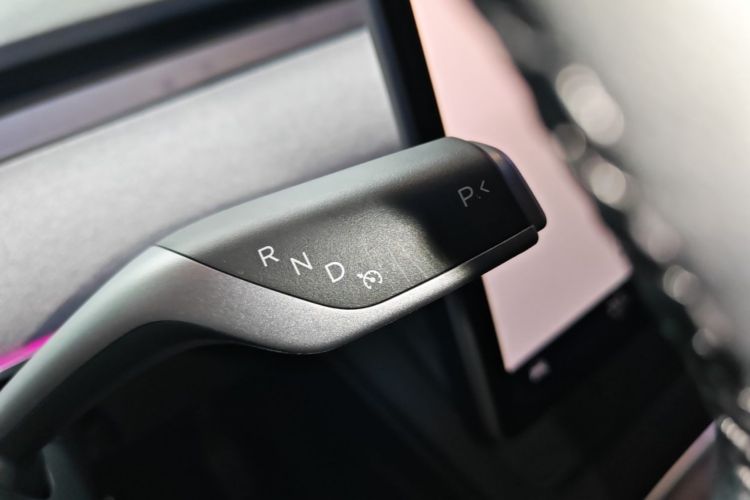 Tesla Model Y 2024 #14 Tesla Model Y 2024 car image #14