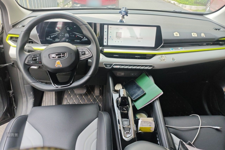 GEELY Coolray 2023 car image #11