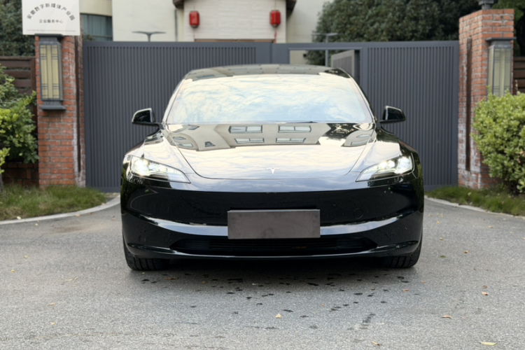 Tesla Model 3 2025 #4 Tesla Model 3 2025 car image #4