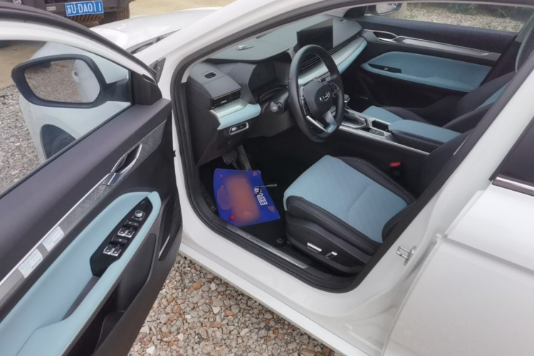 GEELY Emgrand L 2022 car image #12