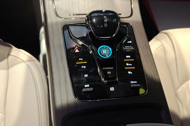 BYD Han 2024 car image #14