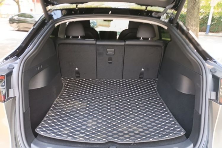 Tesla Model Y 2023 #19 Tesla Model Y 2023 car image #19