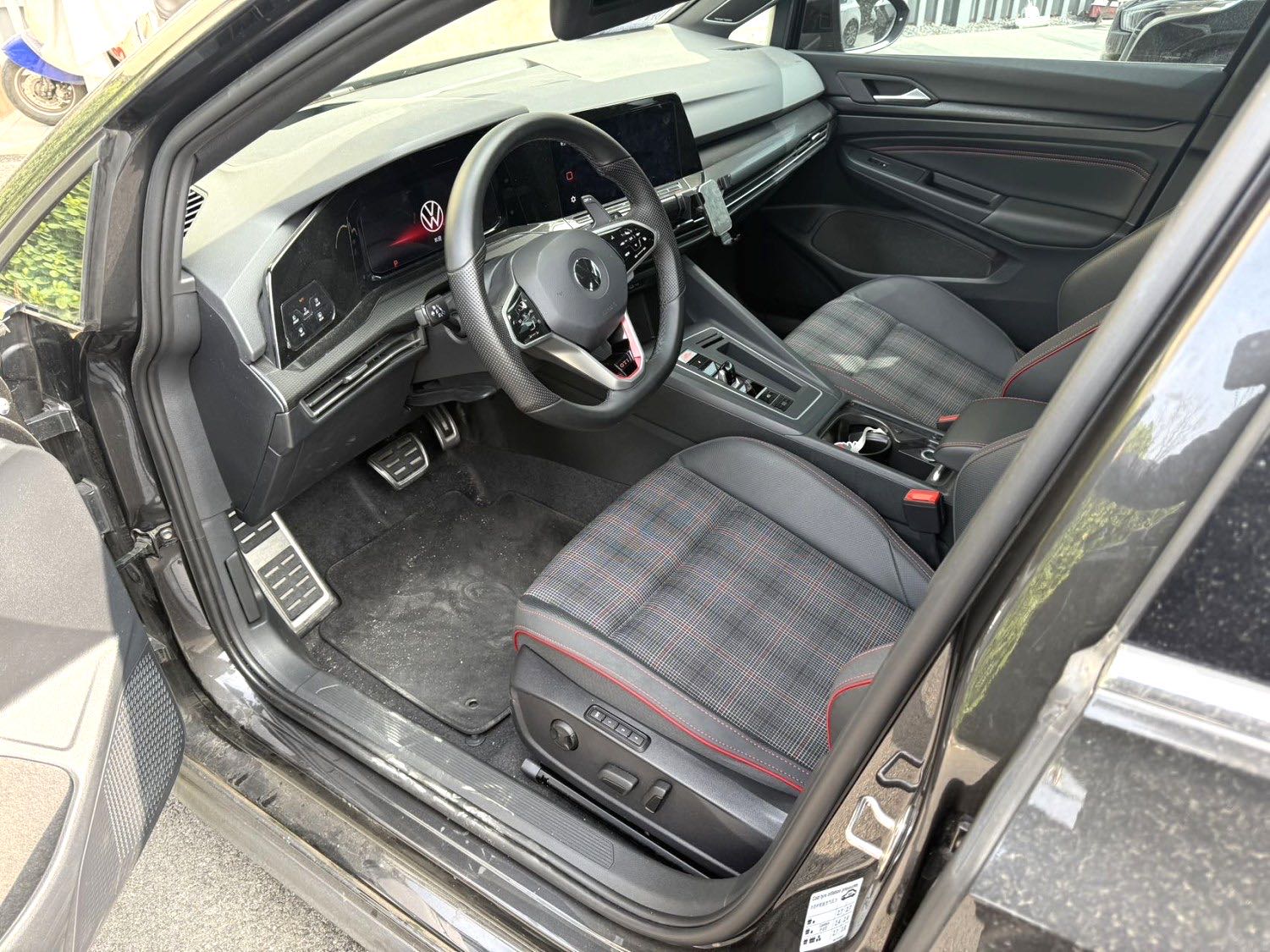 Volkswagen GolfGTI 2023 immagine di auto #5