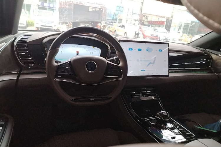 BYD Han 2023 car image #10