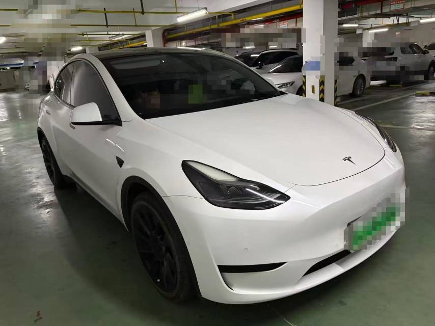 Tesla Model Y 2022 car image #2