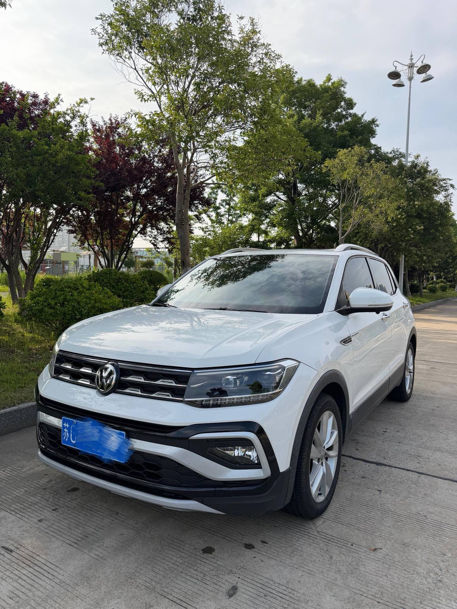 Volkswagen T-Cross 2020 car image 