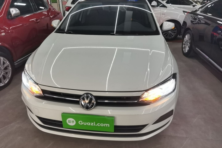 Volkswagen Polo 2019 car image #3