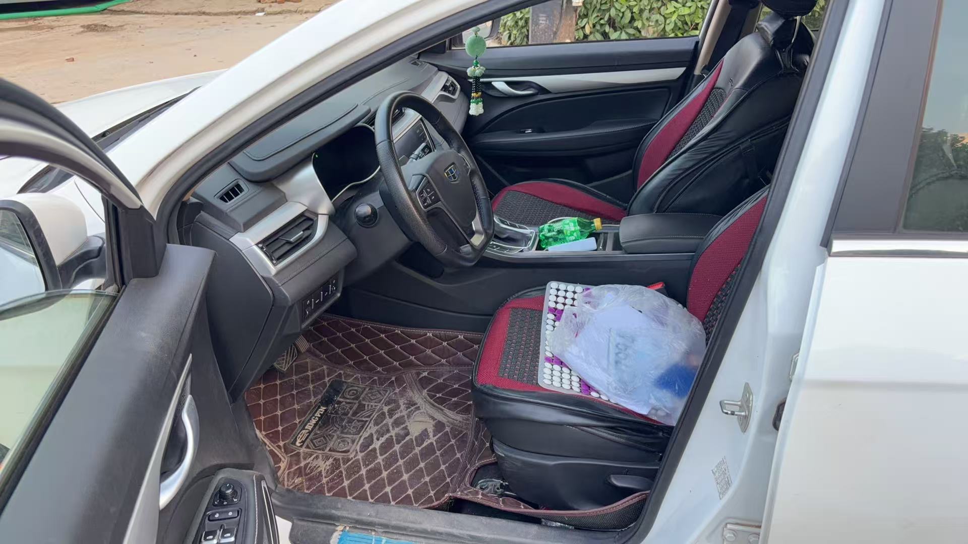 GEELY Emgrand 2018 car image #4