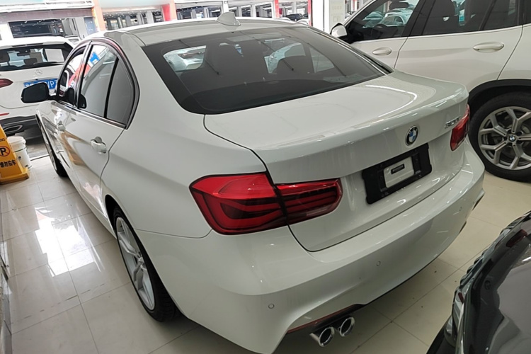 BMW 3 Series 2018 car image #7