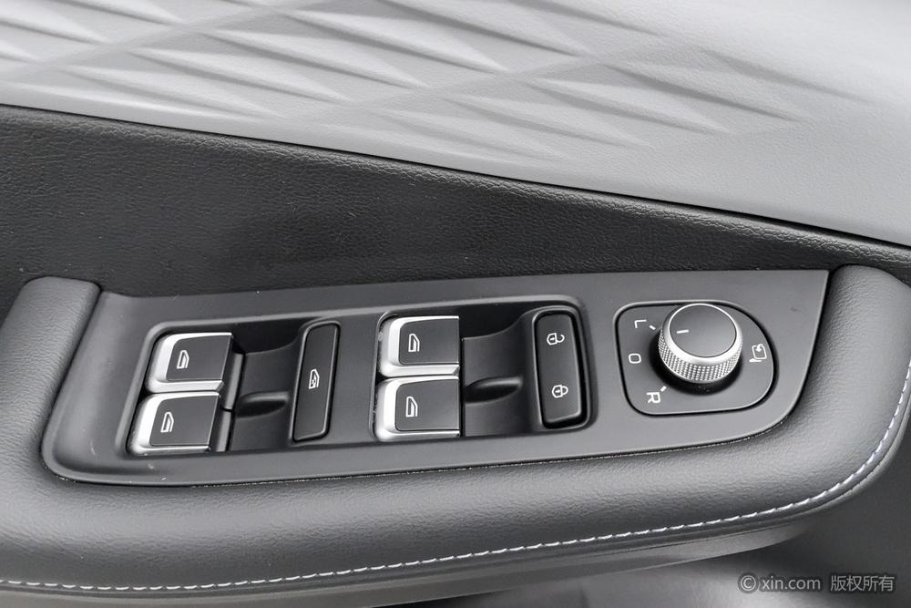 GEELY Coolray 2025 car image #22
