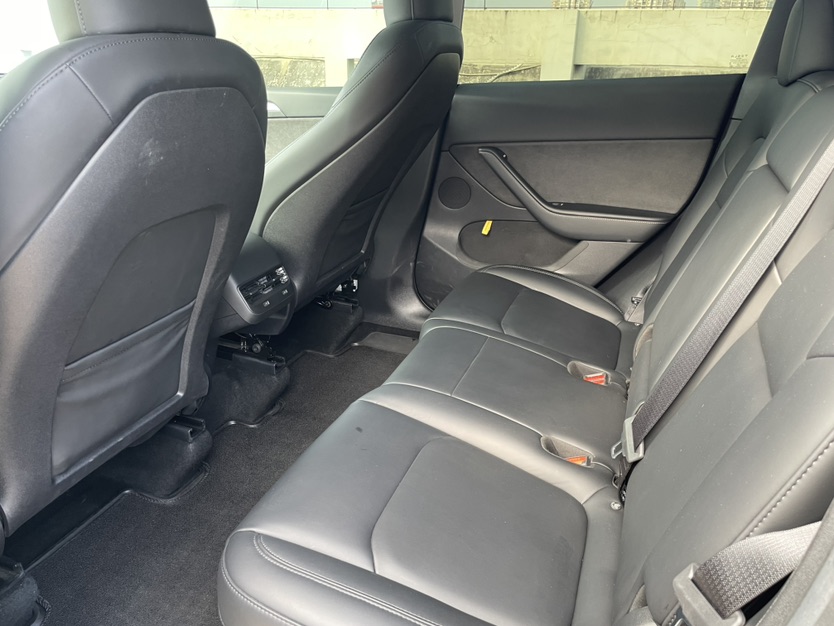 Tesla Model Y 2024 #8 Tesla Model Y 2024 car image #8