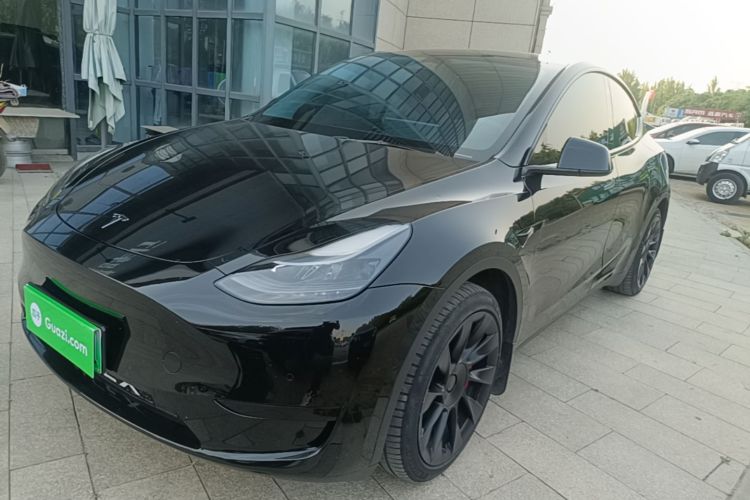 Tesla Model Y 2023 #2 Tesla Model Y 2023 car image #2