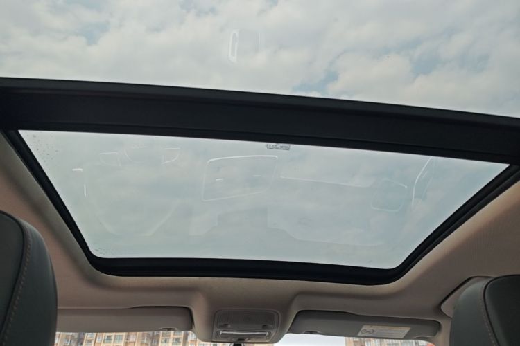 Audi Q3 2019 car image #18