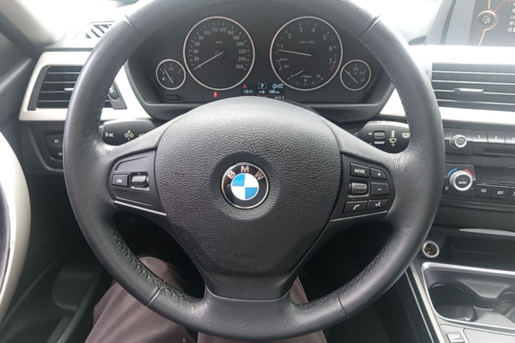 BMW 3 Series 2014 car image #11