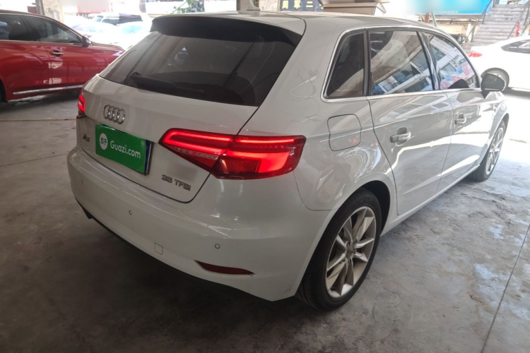 Audi A3 2018 car image #7