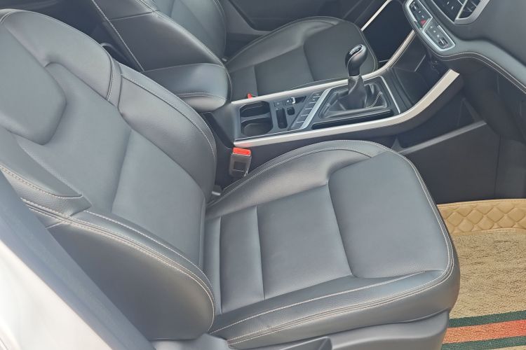 GEELY Vision X6 2020 immagine di auto #12