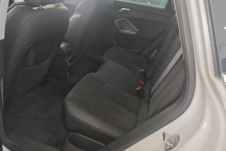 Audi Q3 2019 #13 Audi Q3 2019 car image #13