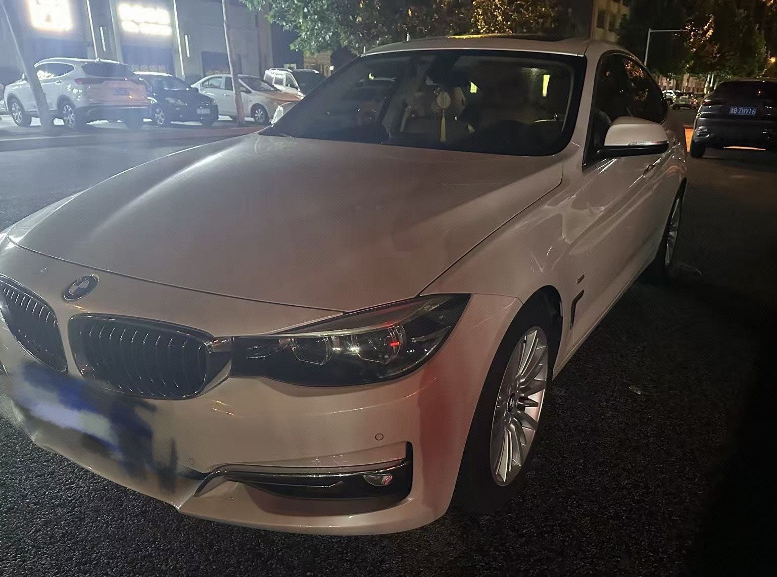 BMW 3 Series GT 2018 BMW 3 Series GT 2018 car image
