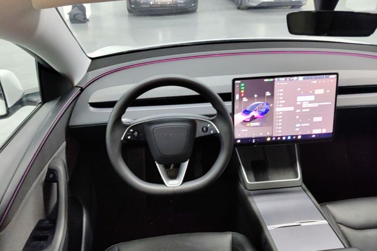 Tesla Model Y 2025 #11 Tesla Model Y 2025 immagine di auto #11