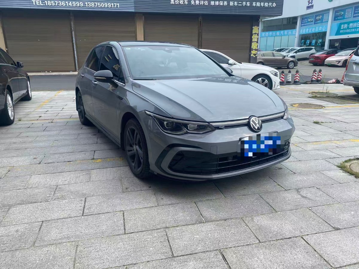 Volkswagen Golf 2022 car image #3