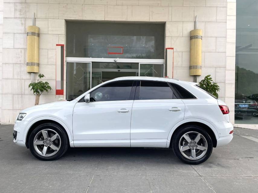 Audi Q3 2013 #4 Audi Q3 2013 car image #4