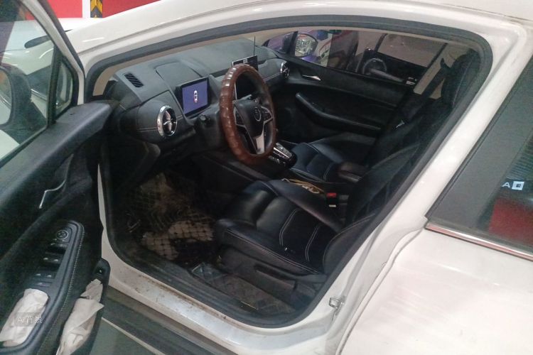 BYD Yuan New Energy 2019 imagen de coche #18