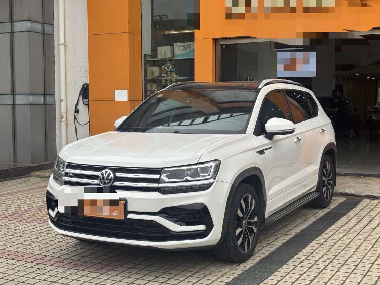 2019 immagine di auto 