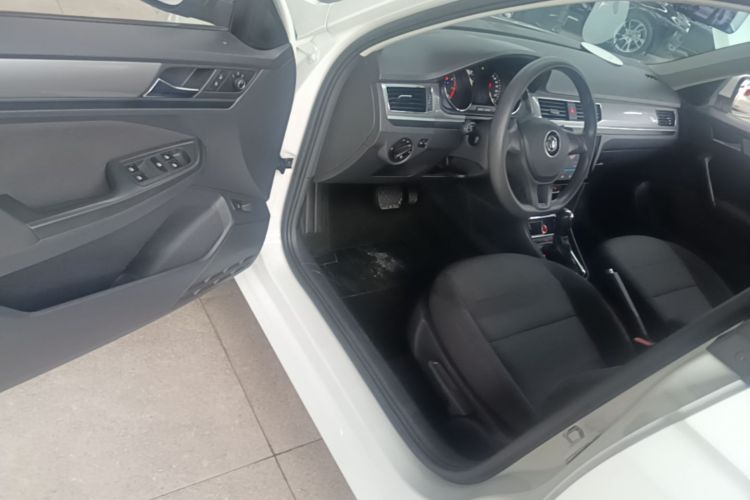 Volkswagen Bora 2023 immagine di auto #12