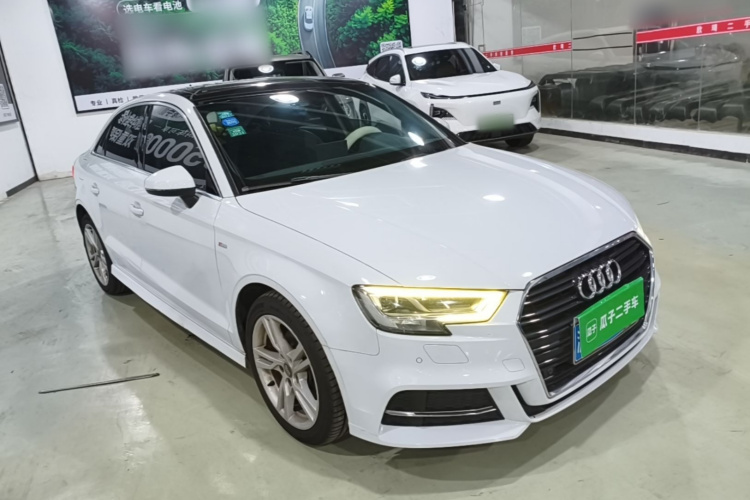 Audi A3 2019 car image #4