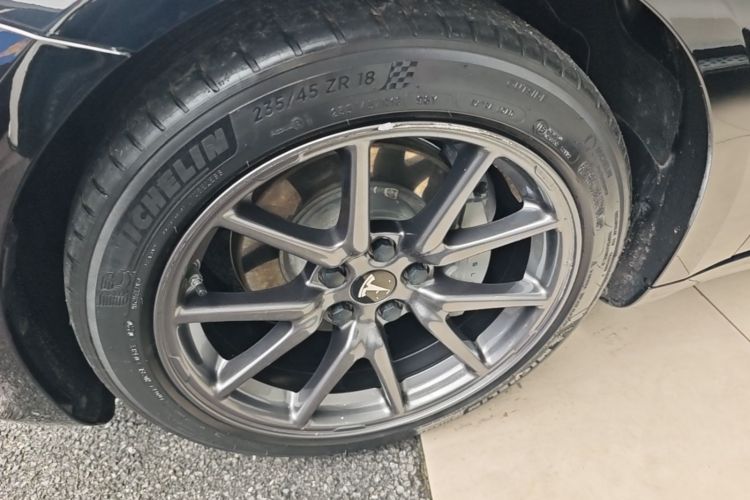 Tesla Model 3 2020 car image #9