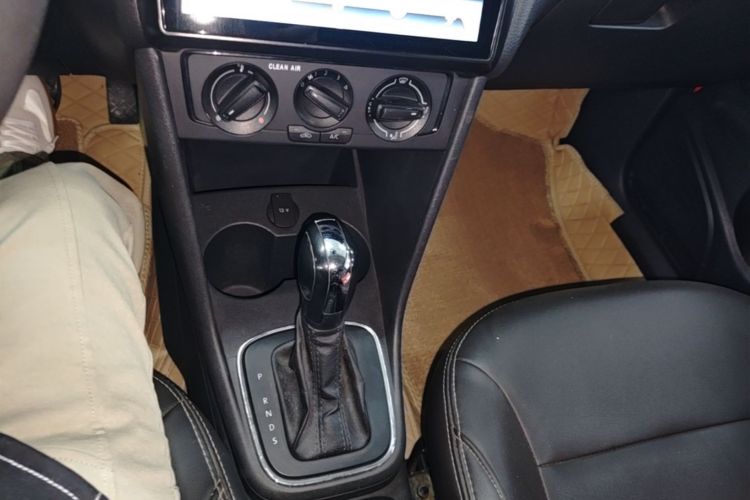Volkswagen Polo 2019 #14 Volkswagen Polo 2019 car image #14