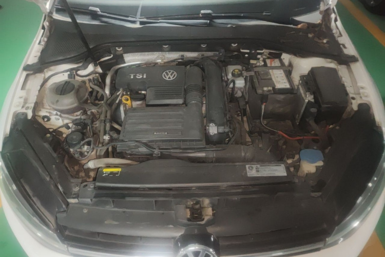 Volkswagen Golf 2020 car image #22