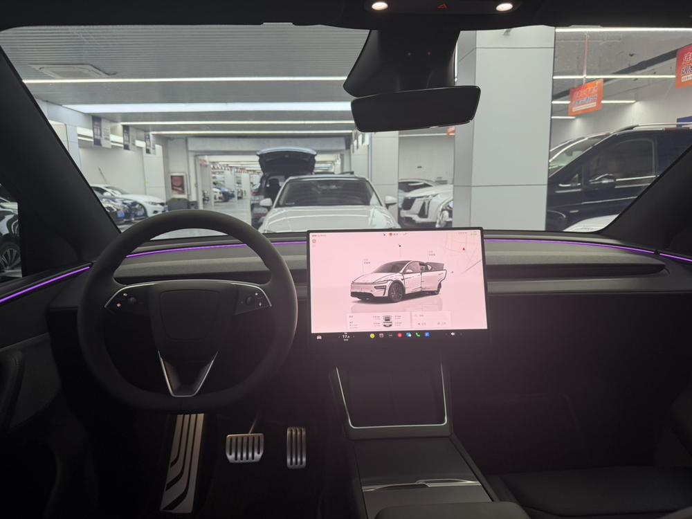 Tesla Model Y 2026 #9 Tesla Model Y 2026 car image #9