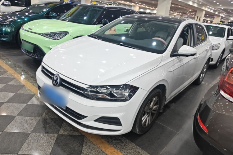 Volkswagen Polo 2023 car image #2