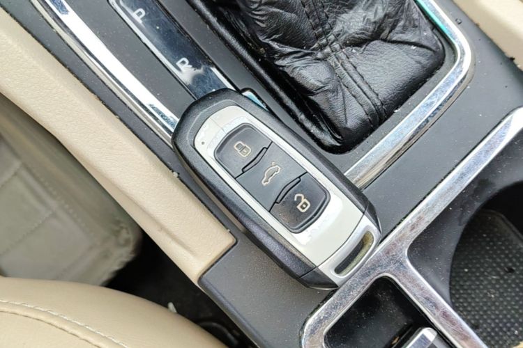 GEELY Emgrand 2016 #9 GEELY Emgrand 2016 car image #9