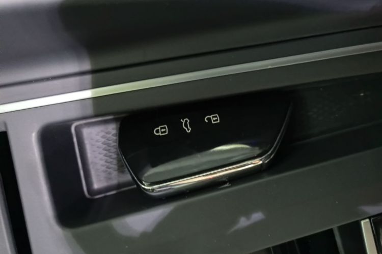 Volkswagen Golf 2022 imagen de coche #9