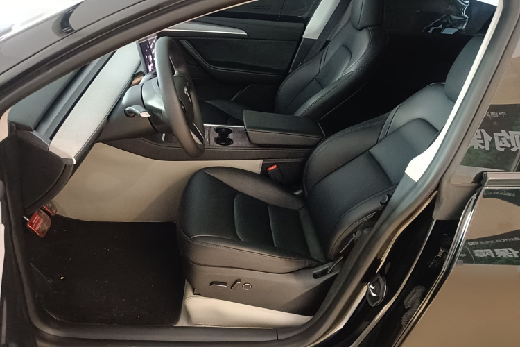 Tesla Model Y 2023 #10 Tesla Model Y 2023 car image #10