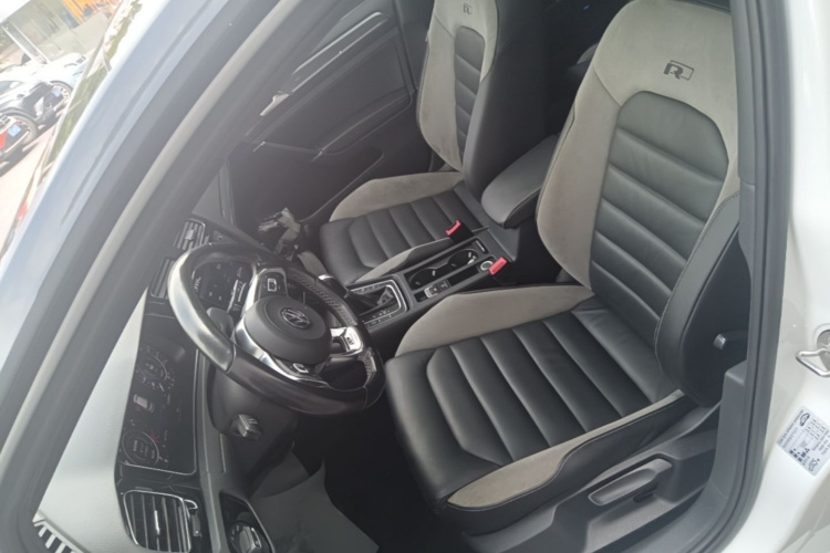 Volkswagen Golf 2020 #15 Volkswagen Golf 2020 car image #15