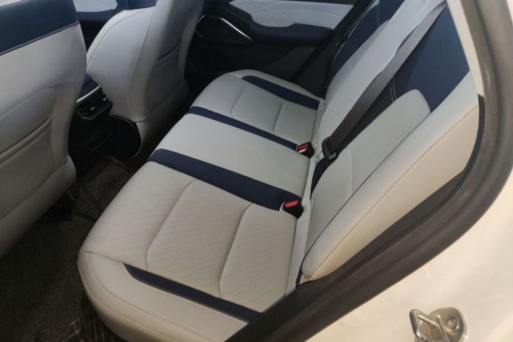 GEELY Emgrand 2022 #17 GEELY Emgrand 2022 car image #17