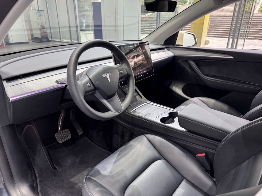 Tesla Model Y 2024 car image #7