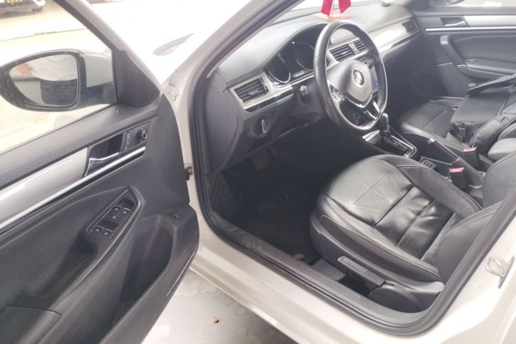 Volkswagen Bora 2018 immagine di auto #12