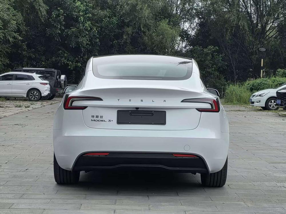Tesla Model 3 2026 car image #4