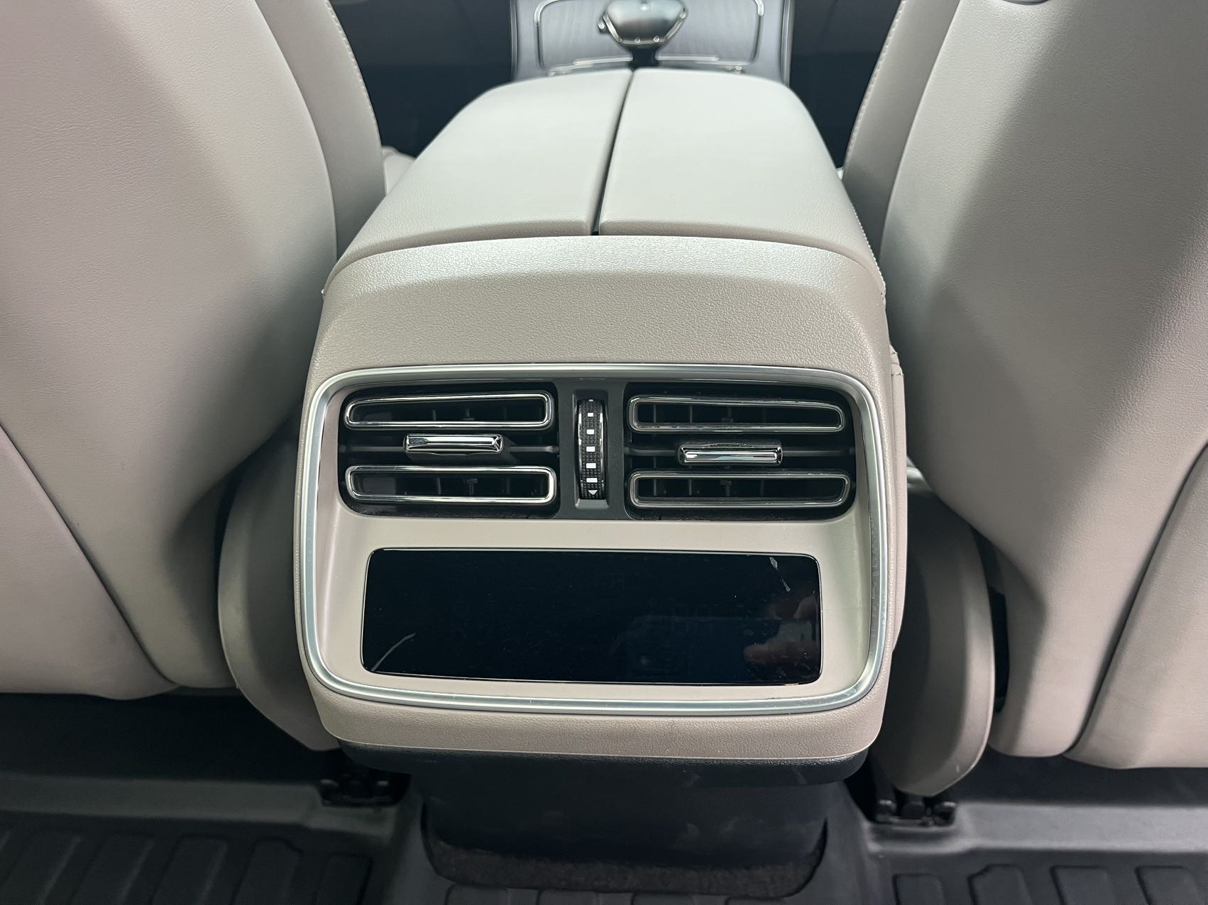 BYD Han 2025 #18 BYD Han 2025 изображение автомобиля #18