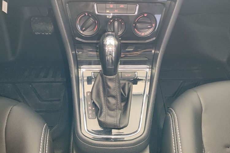 2020 #14 2020 imagem de carro #14
