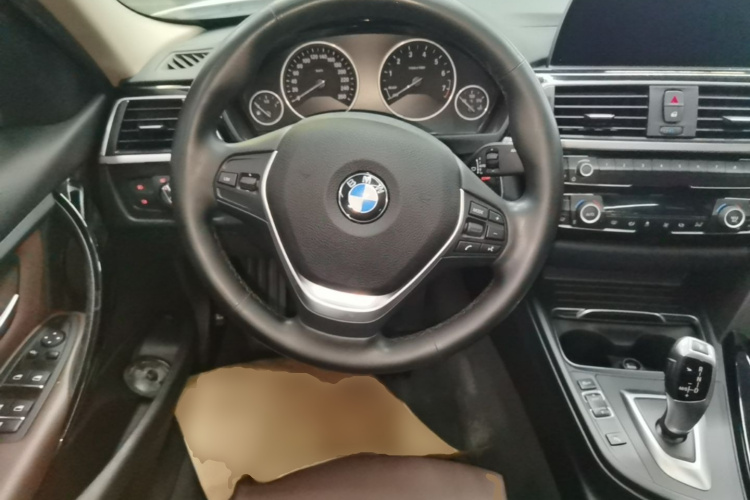 BMW 3 Series 2018 #15 BMW 3 Series 2018 car image #15